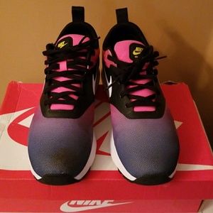 Nike Air Max Tavas SD